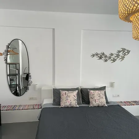 Cavalari Santorini - Sunny And Quiet #1 Karterados (Santorini)